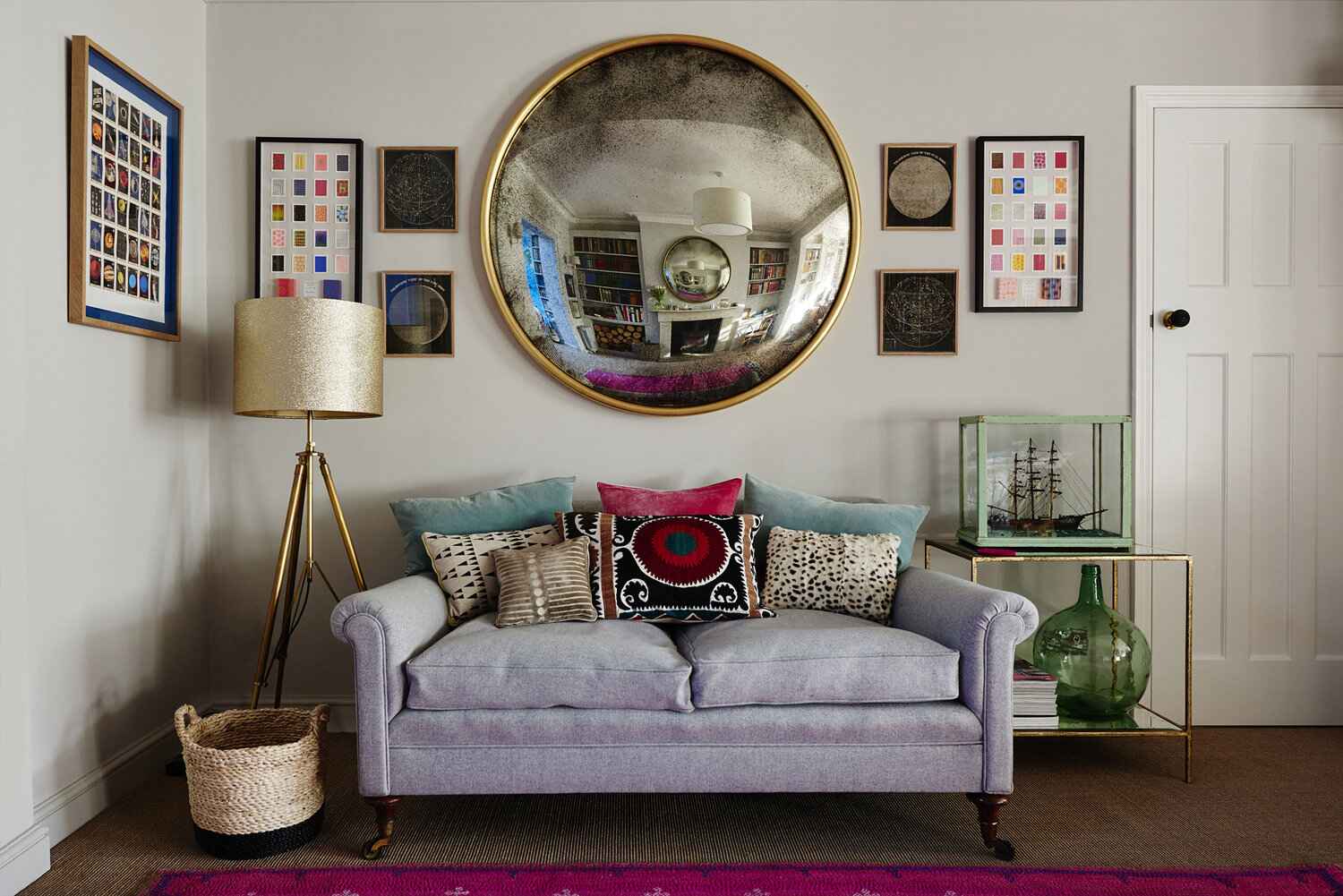 curved-mirror-vastu-convex-mirror